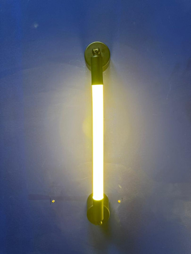 دیوارکوب 30 سانتی حالت پذیر(تیوب لایت)